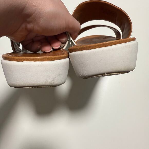 FitFlop Delta Leather Slide Sandals Jewel Beaded Double Strap Coastal Boho Sz 10 - Picture 6 of 7